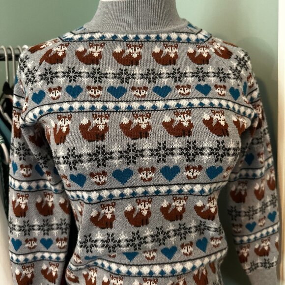 Unique Vintage Grey Fox Sweater - Picture 2 of 3